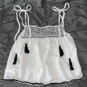 Forever 21 adorable tie up top